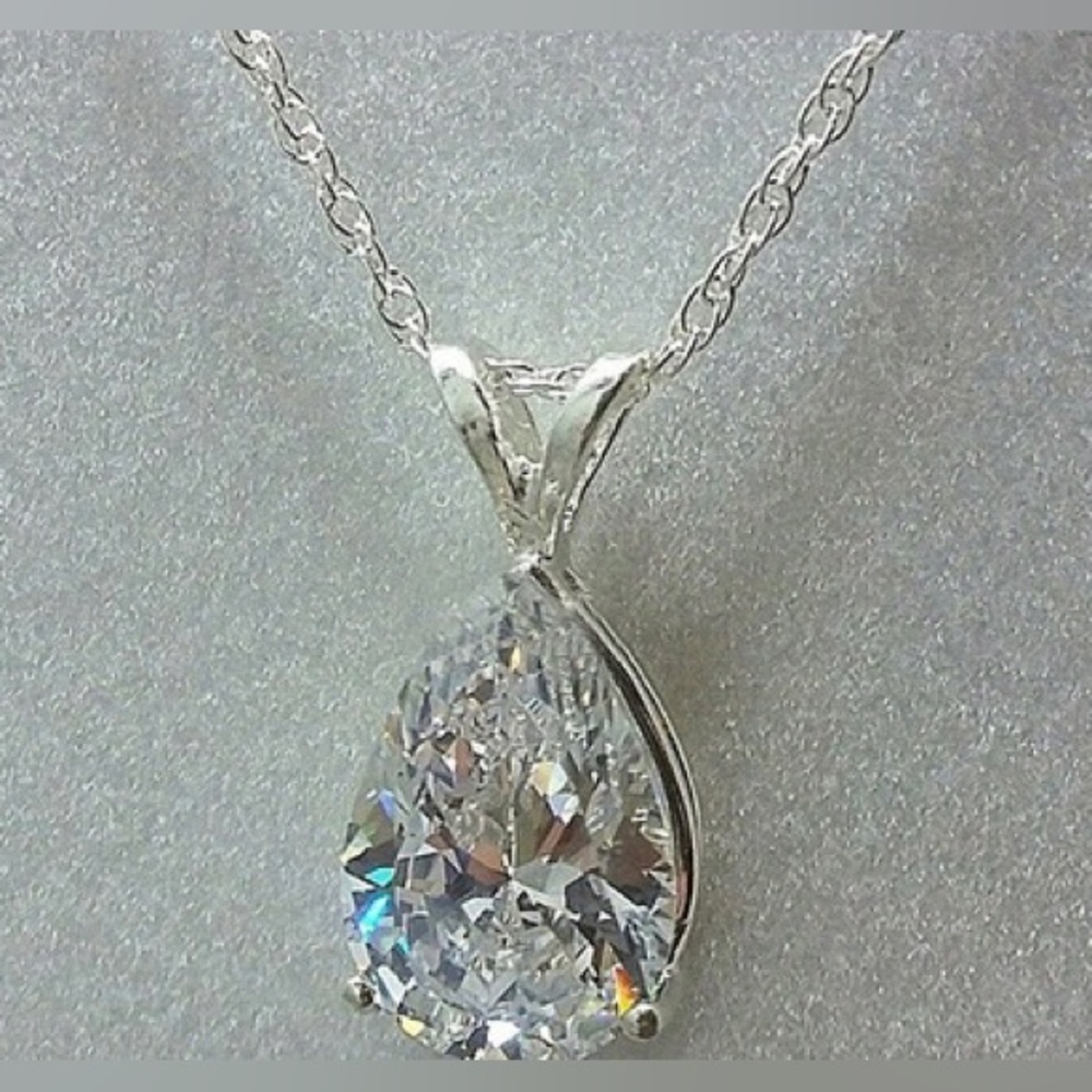 Gorgeous 925 Silver Plated Teardrop Zircon Pendant Necklace - Perfect for Women